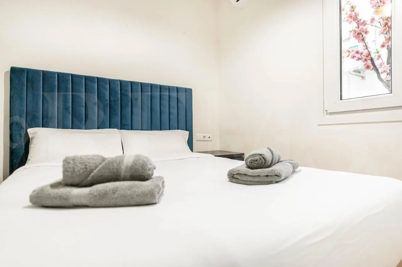 Modern Gem In Heart Of Malaga, Near Sights Rems Apartment 0*, Malaga