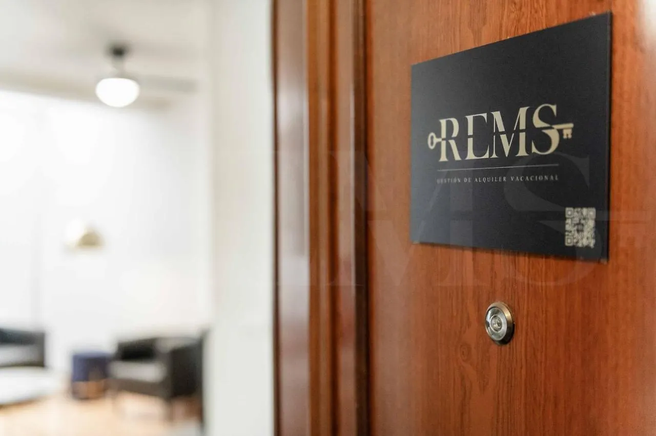 Modern Gem In Heart Of Malaga, Near Sights Rems Apartment