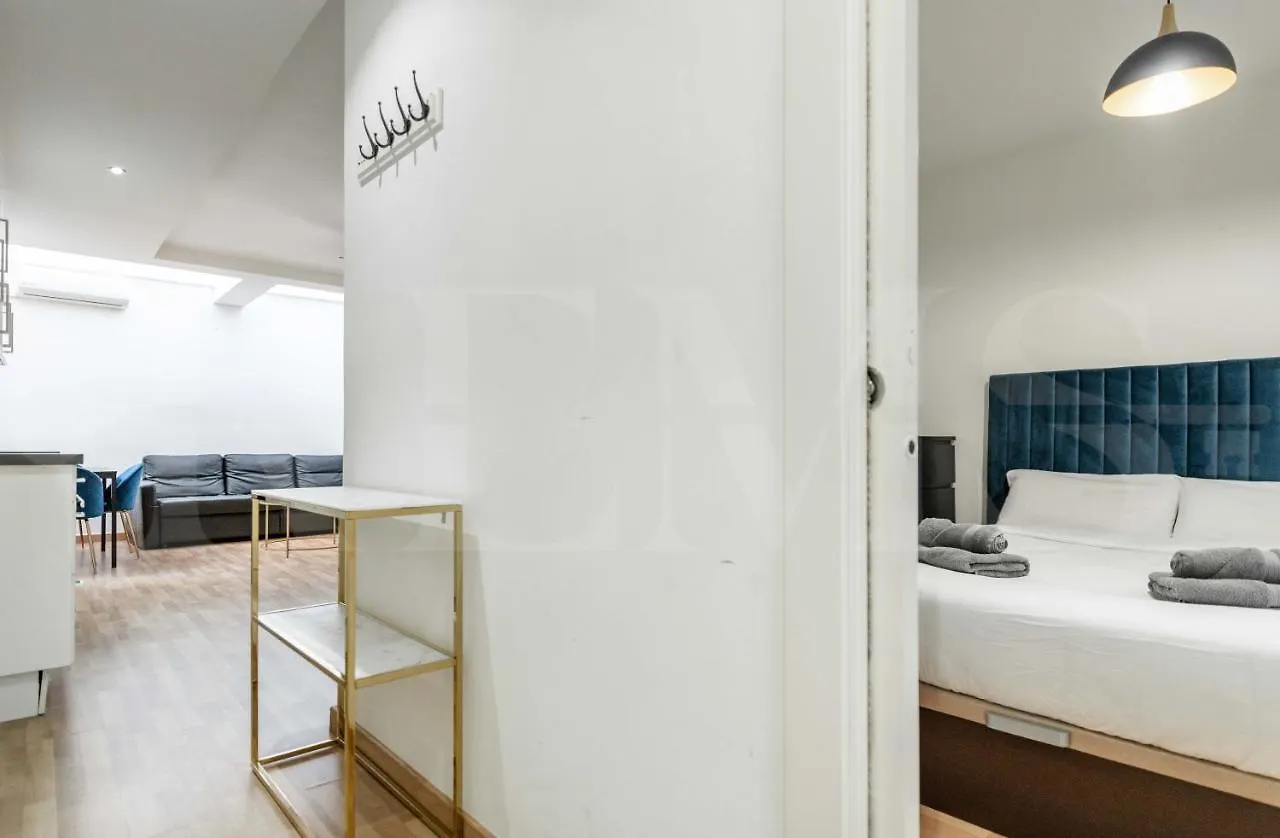 Modern Gem In Heart Of Malaga, Near Sights Rems Apartment 0*, Malaga